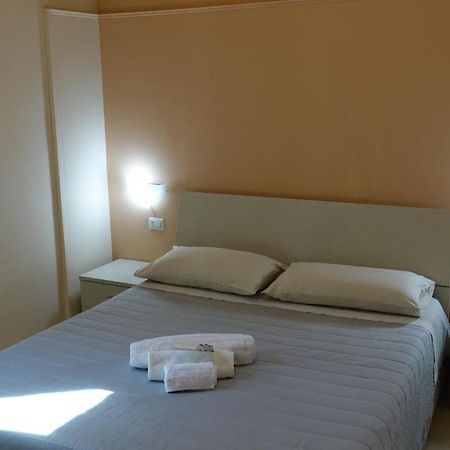 Cairoli Exclusive Rooms & Suite 브린디시 외부 사진
