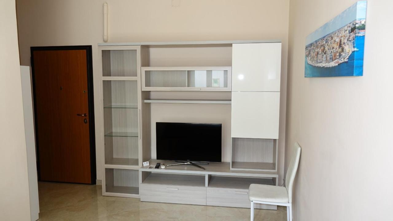 Cairoli Exclusive Rooms & Suite 브린디시 외부 사진