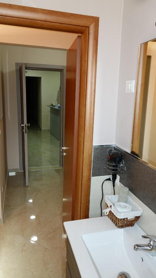 Cairoli Exclusive Rooms & Suite 브린디시 외부 사진