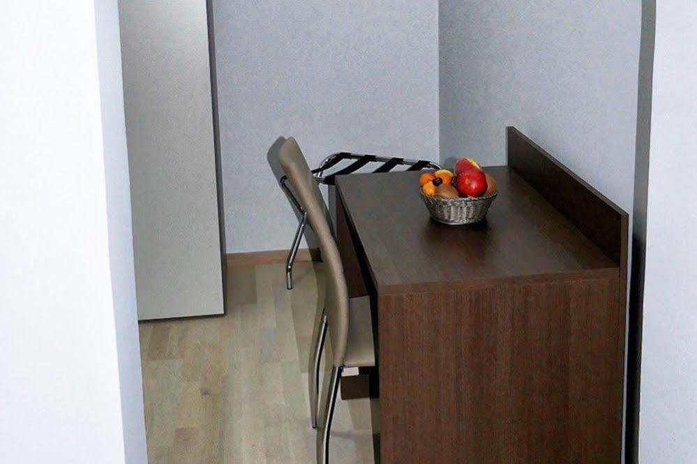 Cairoli Exclusive Rooms & Suite 브린디시 외부 사진