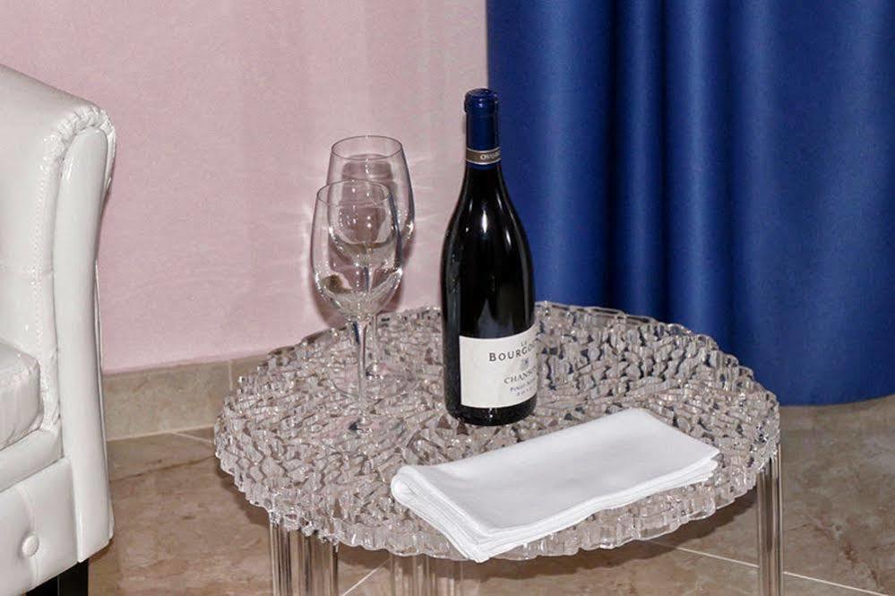 Cairoli Exclusive Rooms & Suite 브린디시 외부 사진