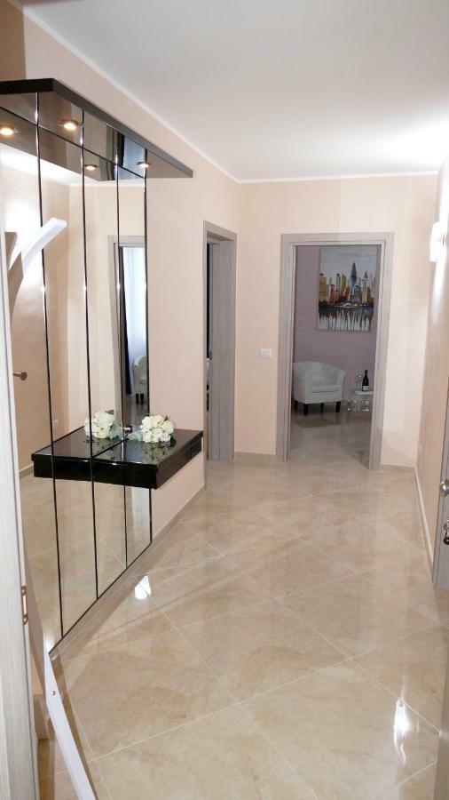 Cairoli Exclusive Rooms & Suite 브린디시 외부 사진