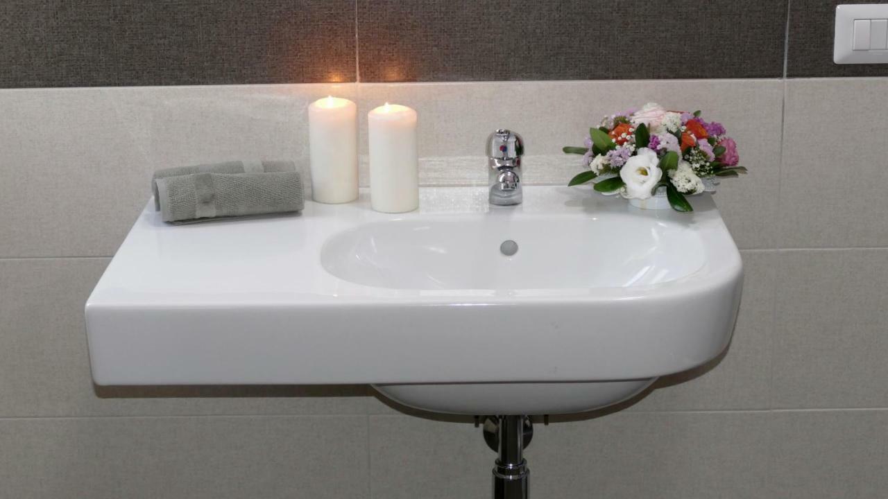 Cairoli Exclusive Rooms & Suite 브린디시 외부 사진