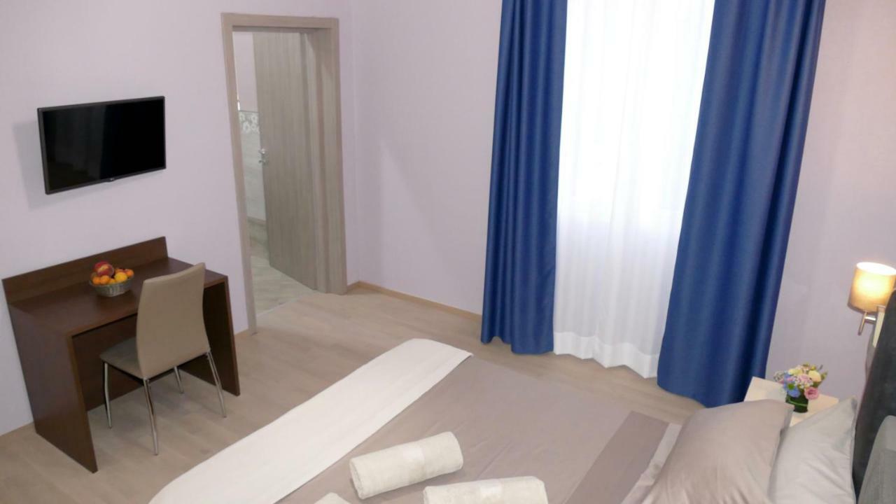 Cairoli Exclusive Rooms & Suite 브린디시 외부 사진