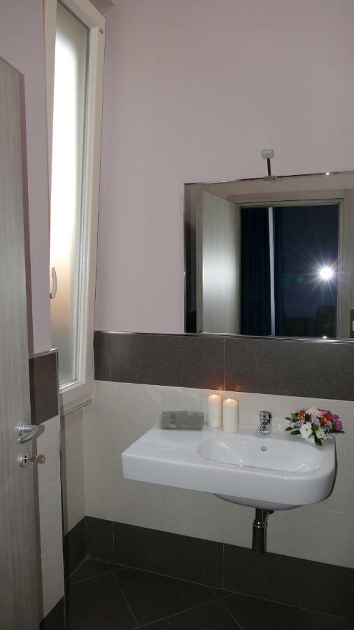 Cairoli Exclusive Rooms & Suite 브린디시 외부 사진